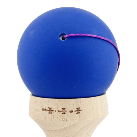 Kendama X Originala, Profesionala, Cyrax, Rubber Grip, Cupe Mari KING SIZE V3, Gaura in Baza, Rulment Metalic, din lemn 18 cm, Ata 62/65 cm, Bicolor Albastru inchis/Rosu