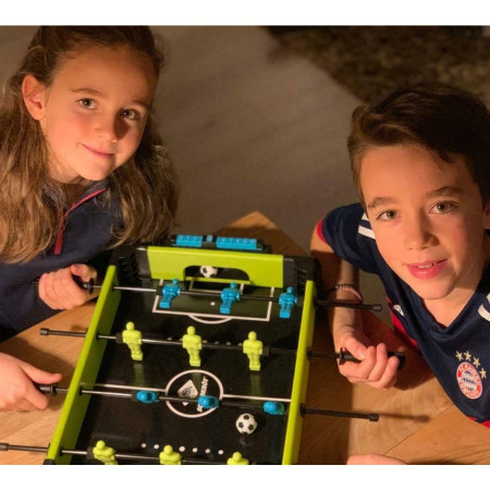 Masa de fotbal cu teren si 12 jucatori Cyrax, 4 manere, cu Tablou Scor, din Metal si ABS, 36.5 x 35.5 x 8 cm, Design Multicolor, pentru copii/adulti, verde