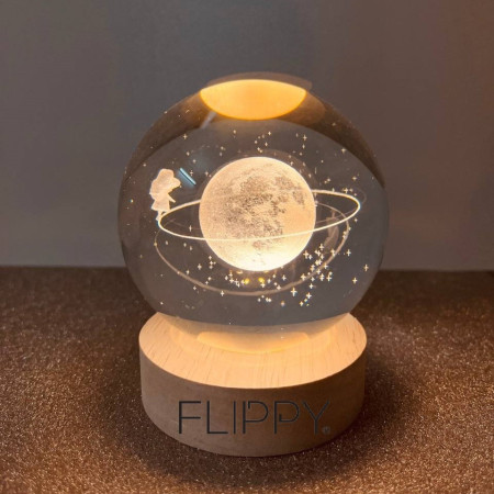 Lampa LED Decorativa,  cu Bila de Cristal cu Diametru 6cm, Model Cer Instelat 3D, Alimentare USB, Suport din Lemn, Lumina Alb Cald