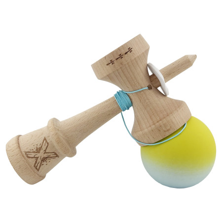 Kendama X Originala, Profesionala, Cyrax, Rubber Grip, Cupe Mari KING SIZE V3, Gaura in Baza, Rulment Metalic, din lemn 18 cm, Ata 62/65 cm, Gradient Galben/Verde deschis