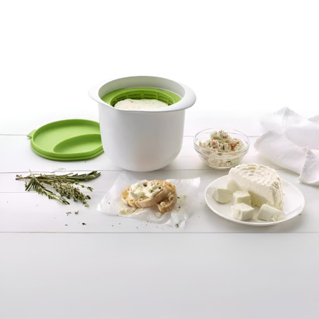 Recipient pentru Preparat Branza, Cyrax, Capac de Silicon, Cheese Maker din Plastic, Strecuratoare, 17x14.5x12.8 cm, Alb