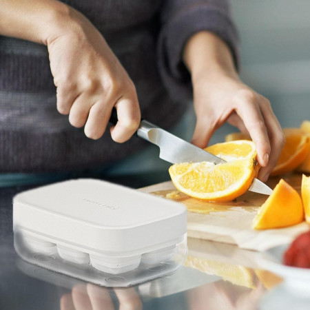 Forma pentru gheata cu presa Cyrax, din silicon alimentar, 6 cuburi, caserola pentru depozitare, usor de folosit si curatat, 10.5 x 7.5 x 4.1 cm, alb