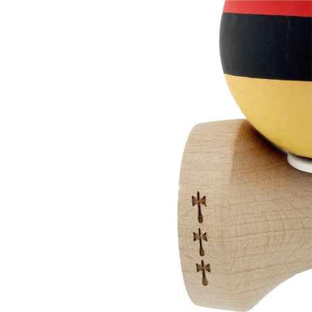 Kendama X Originala, Profesionala, Cyrax, Cupe Mari KING SIZE V3, Rubber Grip, Gaura in Baza, Rulment Metalic, din lemn 18 cm, Ata 62/65 cm, M Rosu/Negru/Galben
