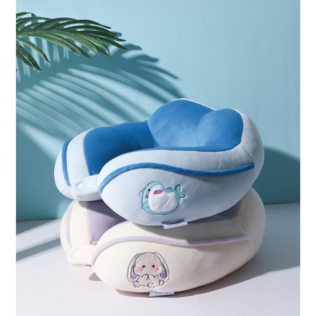 Perna de Calatorie,  Pentru Gat si Cap, Umplutura din Bumbac, 28x28x10 cm, cu Model Brodat Delfin, Albastru