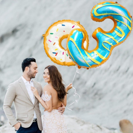 Balon din Folie Metalizata Cyrax, Figurina Cifra, Imprimeu Gogosi, Tema Aniversare 100 cm, Ambalaj Individual, Pai inclus, Umflare cu Aer sau Heliu, Multicolor, Cifra 3