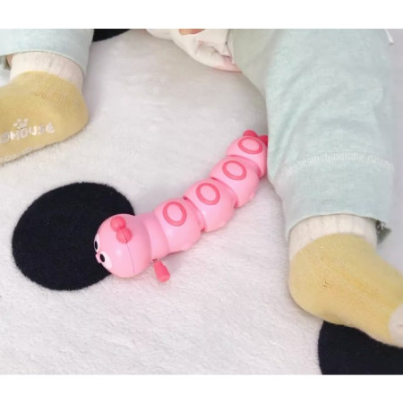 Jucarie mecanica pentru copii Cyrax, omida haioasa, material ABS, cu cheita, distractiva, se taraste, se misca, 15 x 4 cm, roz