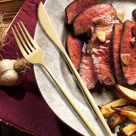 Tacamuri Portugheze, Cyrax, Set din 24 de Piese din Otel Inoxidabil, 6 Cutie, 6 Furculite, 6 Linguri de Masa, 6 Linguri pentru Ceai, Auriu