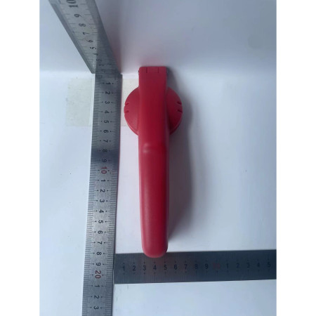 Dispozitiv de spart nuci si castane Cyrax, ABS si otel, 17.5 x 5.5 x 5 cm, usor de utilizat, rosu