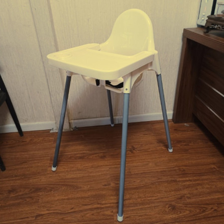 Scaun de Masa, Cyrax, pentru Bebelusi si Copii 6-36 Luni, din Plastic/Metal, Centura in 2 Puncte, Tava Detasabila, 63 x 57 x 85 cm, Alb