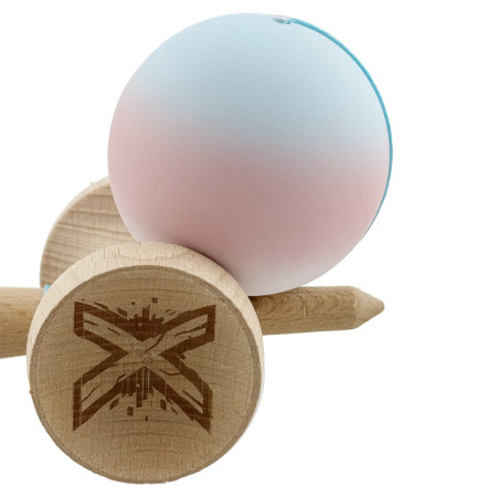 Kendama X Originala, Profesionala, Cyrax, Cupe Mari KING SIZE V3, Rubber Grip, Gaura in Baza, Rulment Metalic, din lemn 18 cm, Ata 62/65 cm, Gradient Albastru deschis/Roz/Alb