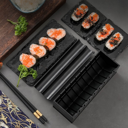 Set ustensile pentru facut sushi Cyrax, 10 piese, forma inima inclus, 3 forme clasice, extensibil, finisaj lucios, material ABS, curatare usoara, negru
