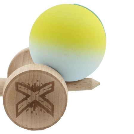 Kendama X Originala, Profesionala, Cyrax, Rubber Grip, Cupe Mari KING SIZE V3, Gaura in Baza, Rulment Metalic, din lemn 18 cm, Ata 62/65 cm, Gradient Galben/Verde deschis