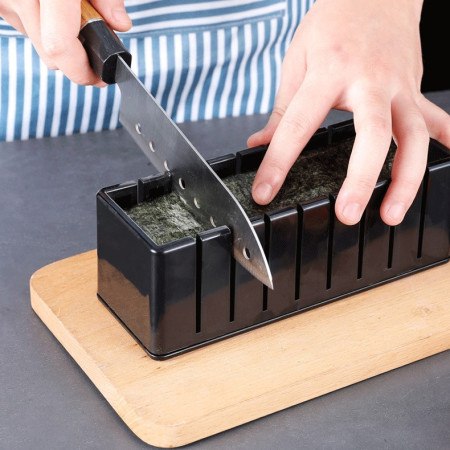 Aparat pentru Sushi, Cyrax, Set 7 Accesorii pentru Sushi, Ofera 3 Forme de Design, Rotund, Triunghi, Inimioare, Negru