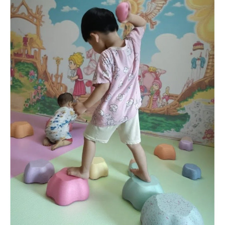 Jucarie Senzoriala de Echilibru, Cyrax, Tip Stepping Stones, 5 Piese, din Spuma, pentru Miscare, Sarituri, Prindere, Diametru 28 cm, Model 3, Multicolor