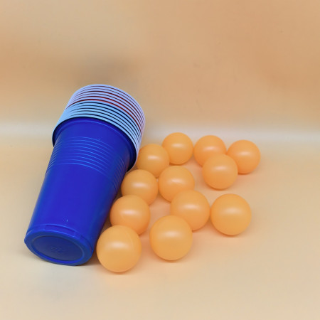 Joc de Baut BEER PONG, Cyrax, Set din 12 Mingi de Tenis si 12 Pahare Reutilizabile, Joc Interactiv pentu Adulti, Albastru Rosu