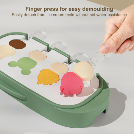 Forma pentru inghetata Cyrax, 4 compartimente, forme cu animalute, materialsilicon si ABS, 21 x 12.8 x 3cm, verde