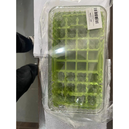 Set 3 forme pentru gheata si o caserola pentru depozitare Cyrax, 96 de cuburi, verde