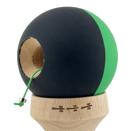 Kendama X Originala, Profesionala, Cyrax, Cupe Mari KING SIZE V3, Rubber Grip, Gaura in Baza, Rulment Metalic, din lemn 18 cm, Ata 62/65 cm, Bicolor Verde/Negru