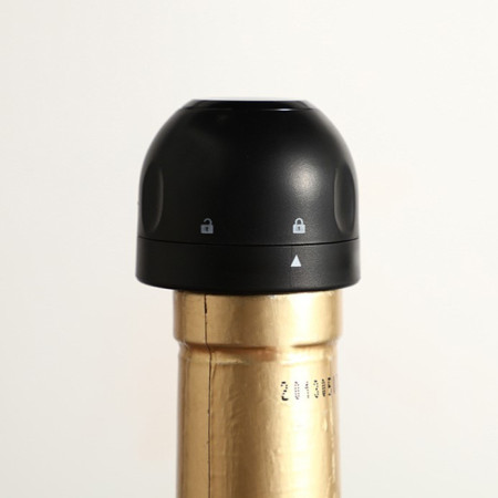 Capac de Etansare a Sticlei de Sampanie, Cyrax, Rotativ, On-Off, Silicon, Reutilizabil, Usor de Depozitat si Folosit, 3.9 x 3.9 x 3.3 cm, Negru