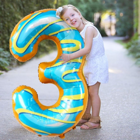 Balon din Folie Metalizata Cyrax, Figurina Cifra, Imprimeu Gogosi, Tema Aniversare 100 cm, Ambalaj Individual, Pai inclus, Umflare cu Aer sau Heliu, Multicolor, Cifra 3