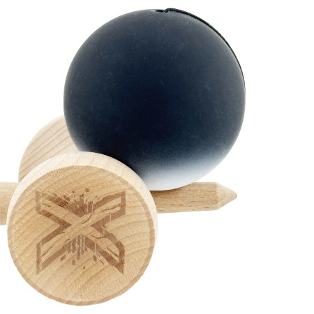 Kendama X Originala, Profesionala, Cyrax, Cupe Mari KING SIZE V3, Rubber Grip, Gaura in Baza, Rulment Metalic, din lemn 18 cm, Ata 62/65 cm, Gradient Negru/Alb