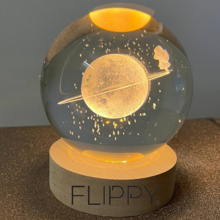 Lampa LED Decorativa,  cu Bila de Cristal cu Diametru 6cm, Model Cer Instelat 3D, Alimentare USB, Suport din Lemn, Lumina Alb Cald