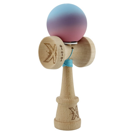 Kendama X Originala, Profesionala, Cyrax, Cupe Mari KING SIZE V3, Rubber Grip, Gaura in Baza, Rulment Metalic, din lemn 18 cm, Ata 62/65 cm, Gradient Albastru deschis/Mov/Roz