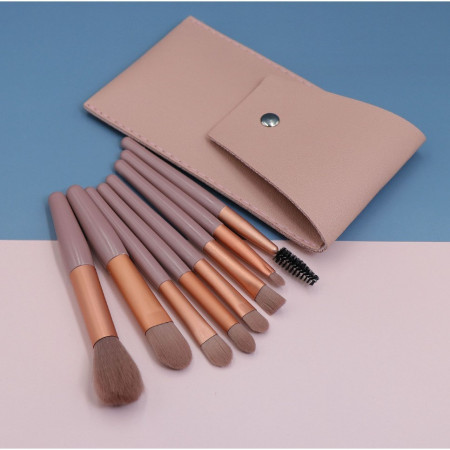 Mini Set Portabil 8 Pensule pentru Machiaj Cyrax, Super Soft, Makeup Profesional/Incepatori, Maner Ergonomic, Gentuta Depozitare Inclusa, Maro