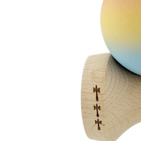 Kendama X Originala, Profesionala, Cyrax, Cupe Mari KING SIZE V3, Rubber Grip, Gaura in Baza, Rulment Metalic, din lemn 18 cm, Ata 62/65 cm, Gradient Roz/Galben/Albastru deschis