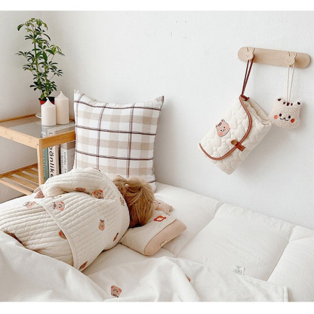 Patura Multifunctionala, Cyrax, pentru Schimbat Scutec, Impermeabila, din Bumbac, 50 x 70 cm, Portabila, Model Veverita, Bej