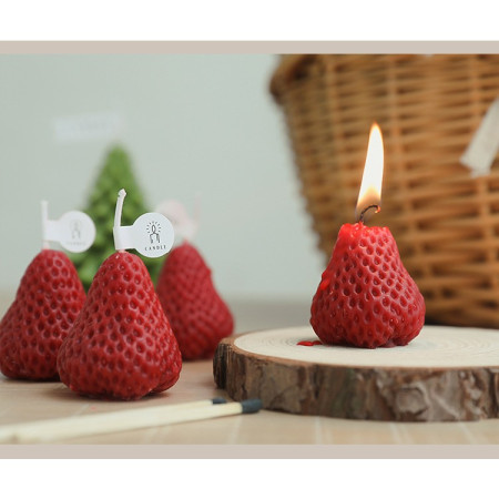 Set 4 Lumanari Parfumate,  Model Capsunici, Ardere 30 min, 52g, 6.3 x 6.3 x 3.8 cm, Rosu/Roz