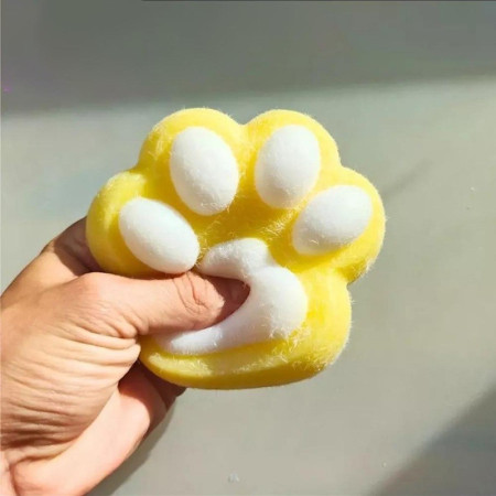 Jucarie Interactiva Squishy, Cyrax, Model Cat Paw, Squeeze Pinch Family, Revenire Lenta, din TPR, +3 Ani, 7.5 cm, Textura Puf, Galben