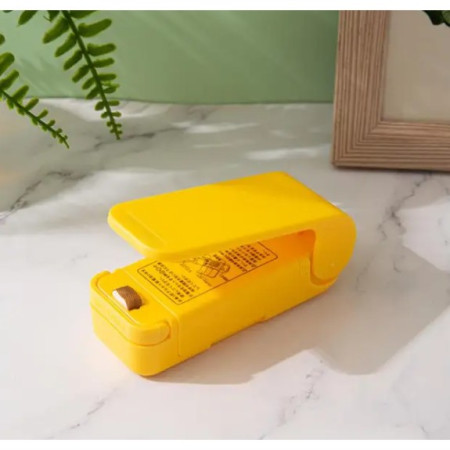 Mini Aparat de Sigilat Pungi cu Baterii, Cyrax, Etansare prin Caldura, Spate Magnetic, Portabil, 9.7x3 cm, Galben