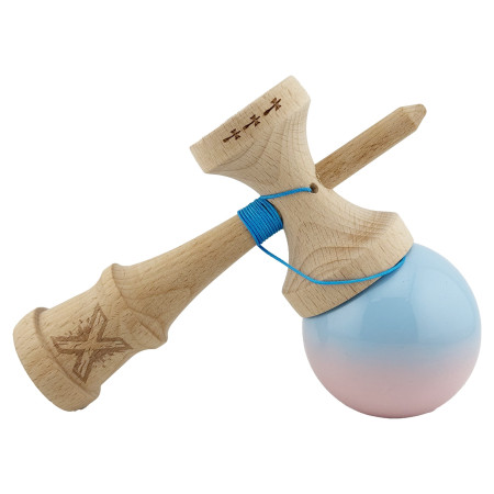 Kendama X Originala, Profesionala, Cyrax, Big Cups V2, Super Sticky cu Cupe Mari, din lemn 18 cm, Rulment Metalic cu Ata 55 cm, Albastru deschis/Roz