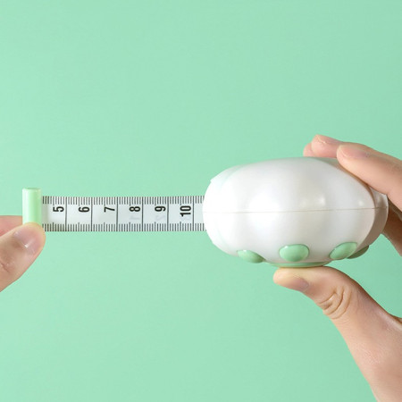 Ruleta Portabila,  Ruleta mini pentru Copii, Model Labuta de Pisica, cu Prindere, pentru Masurat Diametrul, 5.5 x 6.5 cm, Banda 1.5m, Verde