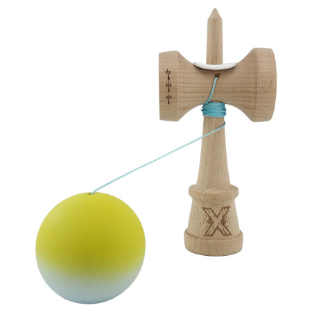 Kendama X Originala, Profesionala, Cyrax, Rubber Grip, Cupe Mari KING SIZE V3, Gaura in Baza, Rulment Metalic, din lemn 18 cm, Ata 62/65 cm, Gradient Galben/Verde deschis
