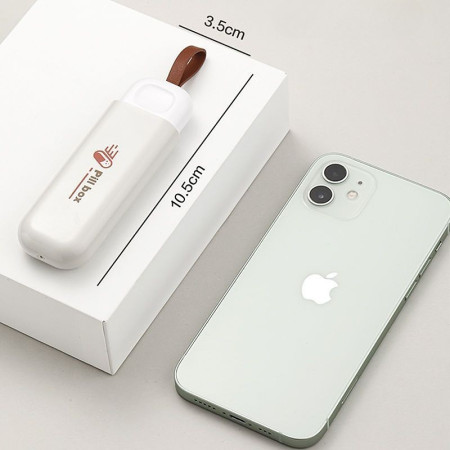 Cutie Depozitare Medicamente,  Portabila, 3 Compartimente, Tip Breloc, Plastic, Glisanta, Alb, 10.7x3.6x1.6 cm