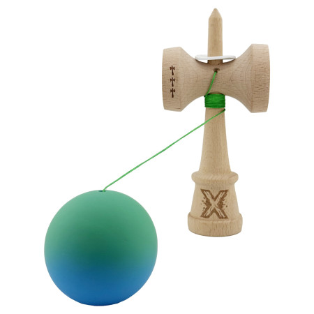Kendama X Originala, Profesionala, Cyrax, Cupe Mari KING SIZE V3, Rubber Grip, Gaura in Baza, Rulment Metalic, din lemn 18 cm, Ata 62/65 cm, Gradient Verde/Albastru