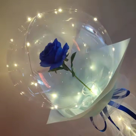 Buchet Decorativ, Cyrax, Trandafir in Balon cu Lumini Led, Diametru 35 cm, 2 x Baterii AA (neincluse), Albastru/Alb