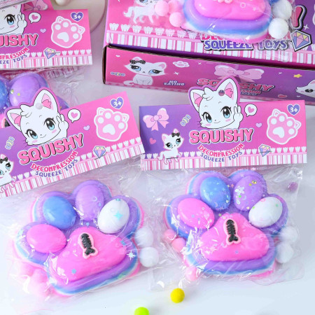 Jucarie Antistres Squishy, Cyrax, cu Revenire Lenta, Model Labuta de Pisica, cu Pestisor, 220g, 12.5 x 10.5 cm Squeeze Pinch Family, Ambalaj Transparent, Roz-Multicolor