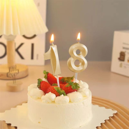 Lumanare Cifra 8, Cyrax, Model Diamond, 5 x 3.4 cm, Auriu