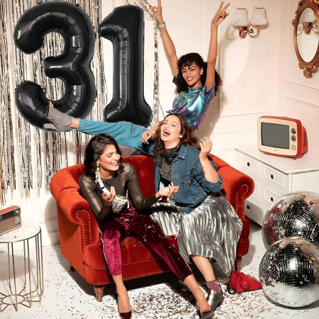 Balon din Folie Metalizata, Cyrax, Figurina Cifra, Tema Aniversare 80 cm, Ambalaj Individual, Pai inclus, Umflare cu Aer sau Heliu, Negru, Cifra 3